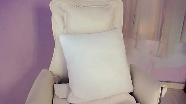 Snapshot of __18Angel__ chatting on 19, 11, 2025 18Angel online show from 19, 11, 2025