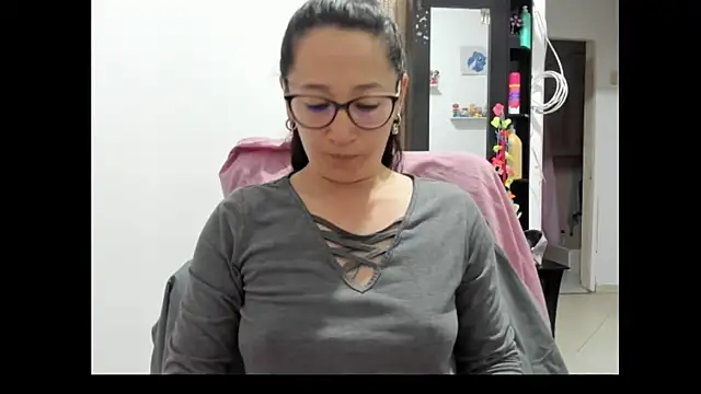 emilypoppy3 online show from 27, 3, 2026