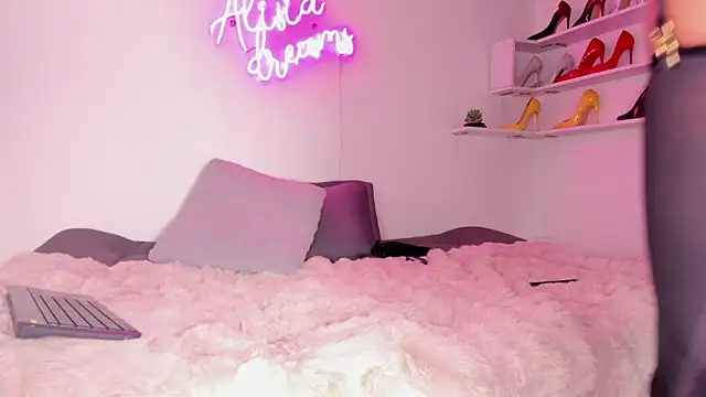 alisiadreams22 online show from 10, 3, 2025