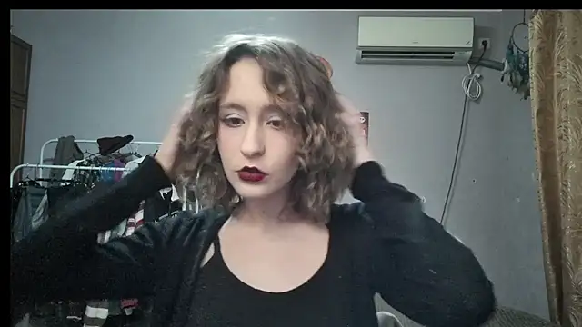 JoannaTompson online show from 13, 12, 2024