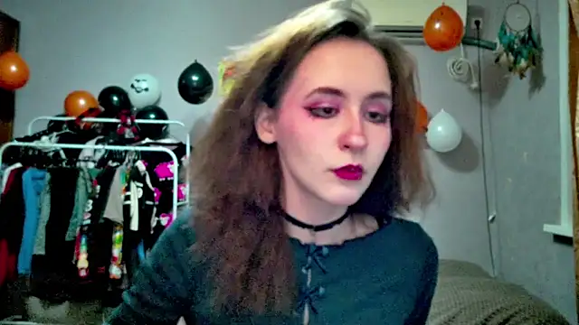 JoannaTompson online show from 16, 10, 2025