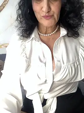 Snapshot of Katie-n chatting on 4, 2, 2026 Katie-n online show from 4, 2, 2026