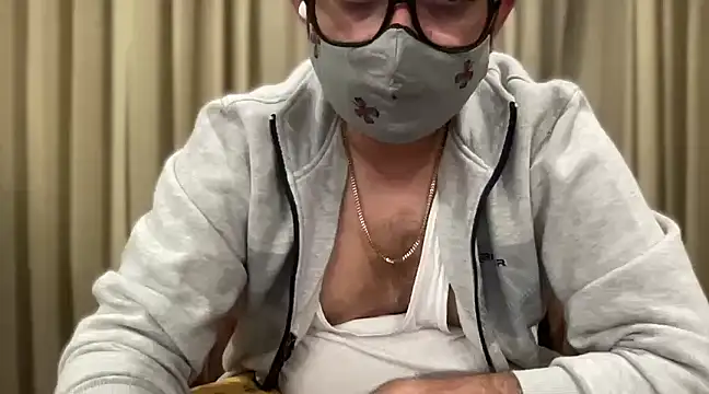 Snapshot of slavekinky001 chatting on 20, 12, 2024 slavekinky001 online show from 20, 12, 2024