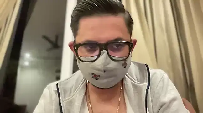 Snapshot of slavekinky001 chatting on 21, 12, 2024 slavekinky001 online show from 21, 12, 2024