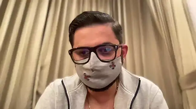 Snapshot of slavekinky001 chatting on 27, 12, 2024 slavekinky001 online show from 27, 12, 2024