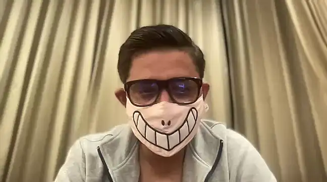 Snapshot of slavekinky001 chatting on 31, 12, 2024 slavekinky001 online show from 31, 12, 2024