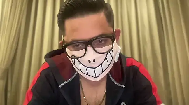 Snapshot of slavekinky001 chatting on 2, 1, 2025 slavekinky001 online show from 2, 1, 2025