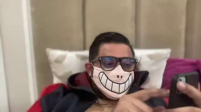 Snapshot of slavekinky001 chatting on 11, 1, 2025 slavekinky001 online show from 11, 1, 2025