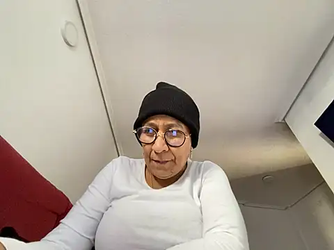 sweeviolet online show from 20, 12, 2024