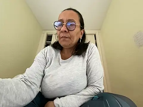 sweeviolet online show from 20, 1, 2025