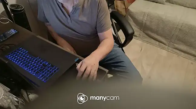 lolacharlyxh online show from 24, 1, 2025