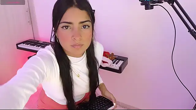 Yues050600 online show from 19, 12, 2024