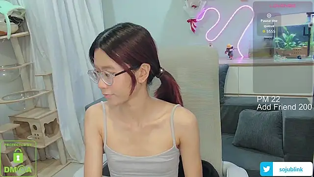 Snapshot of littlemiilk chatting on 8, 6, 2026 littlemiilk online show from 8, 6, 2026