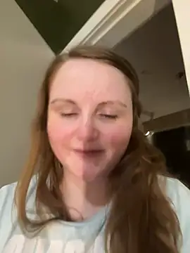 GingerSnap33 online show from 4, 2, 2025