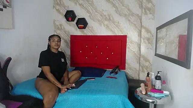 Snapshot of issa__love chatting on 7, 1, 2026 issa love online show from 7, 1, 2026