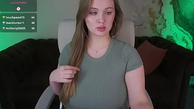 Snapshot of LylaYeess chatting on 31, 1, 2025 LylaYeess online show from 31, 1, 2025