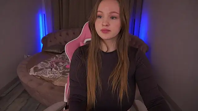 Snapshot of LylaYeess chatting on 15, 3, 2025 LylaYeess online show from 15, 3, 2025