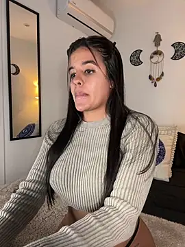 Snapshot of EmelyRogers chatting on 7, 3, 2025 EmelyRogers online show from 7, 3, 2025