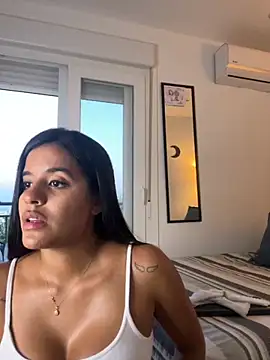 Snapshot of EmelyRogers chatting on 7, 10, 2025 EmelyRogers online show from 7, 10, 2025