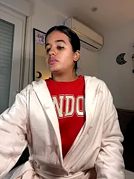 Snapshot of EmelyRogers chatting on 19, 11, 2025 EmelyRogers online show from 19, 11, 2025