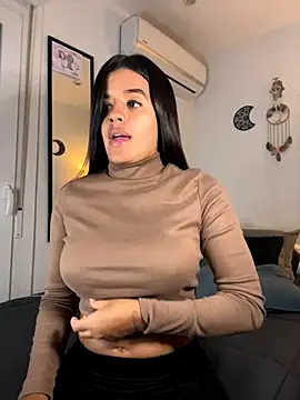 Snapshot of EmelyRogers chatting on 25, 11, 2025 EmelyRogers online show from 25, 11, 2025