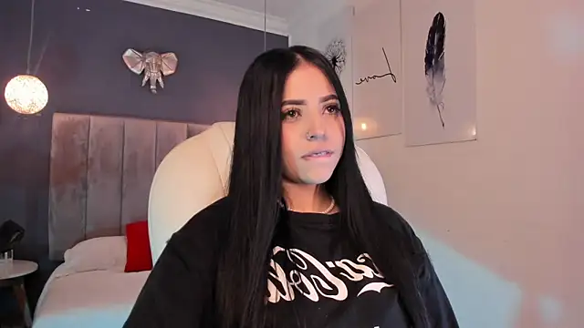 Snapshot of Maaiitee chatting on 2, 3, 2025 Maaiitee online show from 2, 3, 2025