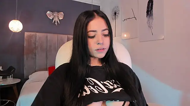 Snapshot of Maaiitee chatting on 2, 3, 2025 Maaiitee online show from 2, 3, 2025