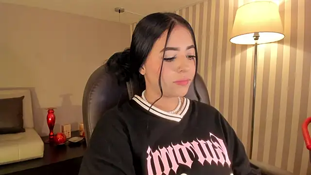 Snapshot of Maaiitee chatting on 5, 11, 2025 Maaiitee online show from 5, 11, 2025