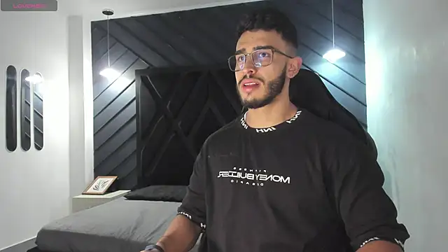 Liam Kleiin online show from 12, 11, 2025