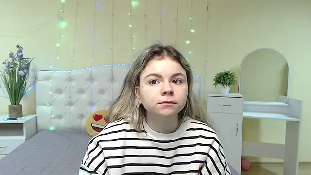 TinaRedly online show from 27, 1, 2025