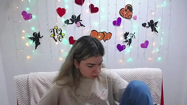 TinaRedly online show from 30, 1, 2025