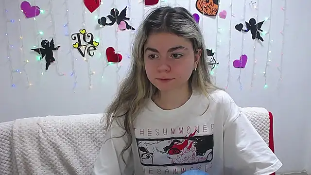 TinaRedly online show from 1, 2, 2025