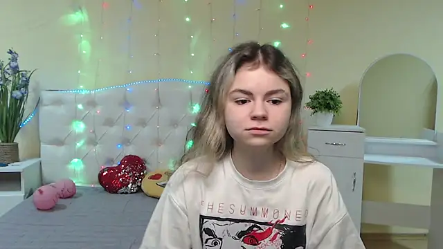 TinaRedly online show from 2, 2, 2025