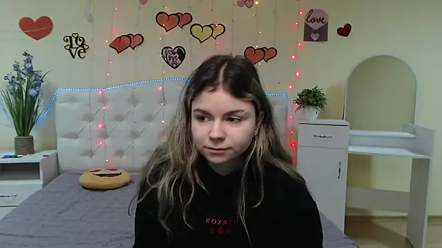 TinaRedly online show from 9, 3, 2025