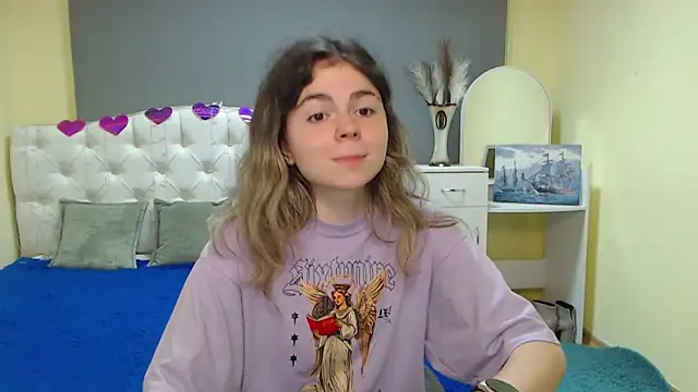 TinaRedly online show from 8, 9, 2025