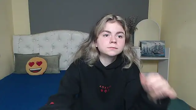 TinaRedly online show from 10, 11, 2025