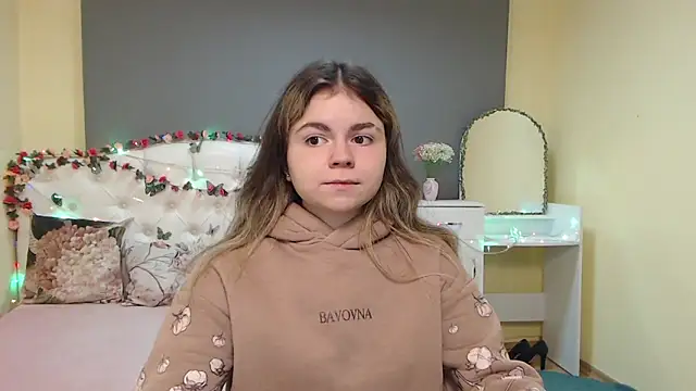 Snapshot of TinaRedly chatting on 21, 3, 2026 TinaRedly online show from 21, 3, 2026