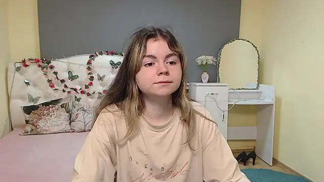 Snapshot of TinaRedly chatting on 29, 3, 2026 TinaRedly online show from 29, 3, 2026