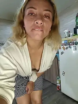 hotandfierylatinos2023 online show from 10, 3, 2025