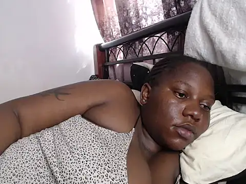 Whimsicalwillow online show from 19, 11, 2025