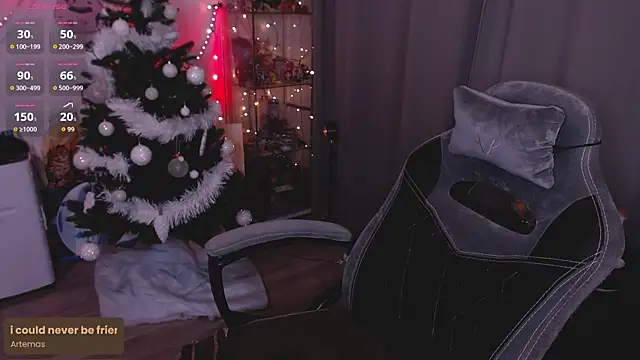 Snapshot of lissamuff chatting on 15, 12, 2025 lissamuff online show from 15, 12, 2025