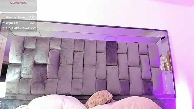 Snapshot of Chloe_evans__ chatting on 8, 2, 2025 Chloe evans online show from 8, 2, 2025