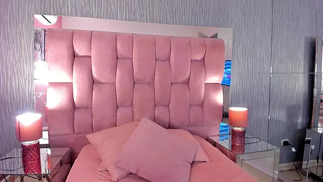 Snapshot of Chloe_evans__ chatting on 7, 11, 2025 Chloe evans online show from 7, 11, 2025