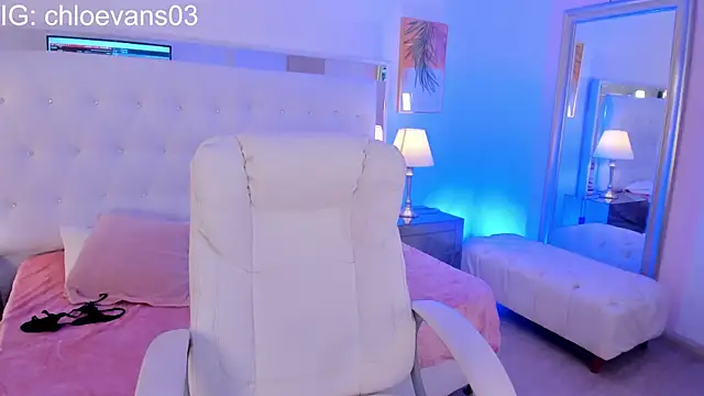 Snapshot of Chloe_evans__ chatting on 19, 11, 2025 Chloe evans online show from 19, 11, 2025