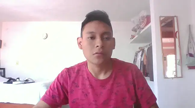 Snapshot of LEDRIX chatting on 8, 2, 2025 LEDRIX online show from 8, 2, 2025