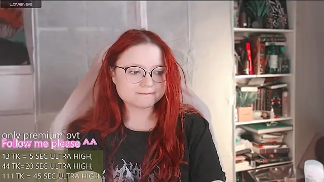 Snapshot of me__hanna chatting on 4, 5, 2026 me hanna online show from 4, 5, 2026