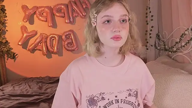 Snapshot of ELLIEJAY chatting on 9, 4, 2026 ELLIEJAY online show from 9, 4, 2026