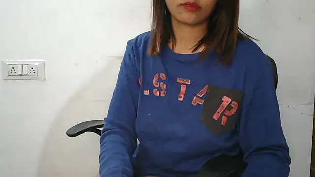 Snapshot of Suzie_darling chatting on 9, 2, 2025 Suzie darling online show from 9, 2, 2025