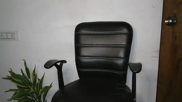 Snapshot of Suzie_darling chatting on 5, 10, 2025 Suzie darling online show from 5, 10, 2025