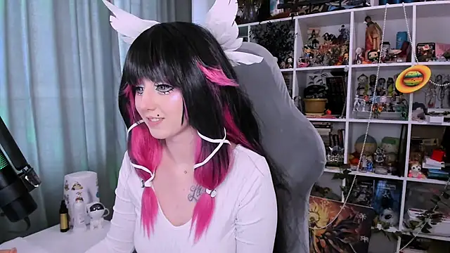 Snapshot of ohclementine chatting on 7, 4, 2026 ohclementine online show from 7, 4, 2026